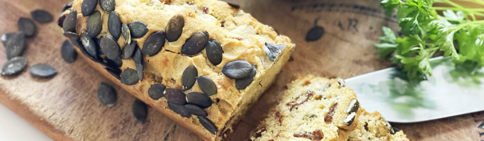 Cake aux tomates, Comté & graines de courge